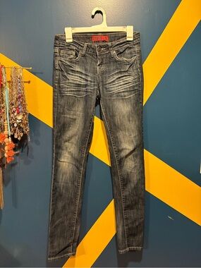 Zanadi Dark Stone Wash Low Rise Skinny Jeans EUC